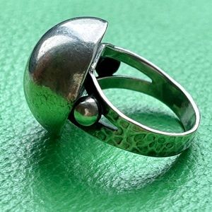 Sterling Silver Ring. Size 4.